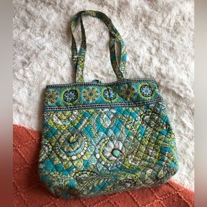 Practically brand new Vera Bradley bag perfect work work, school, and travel.